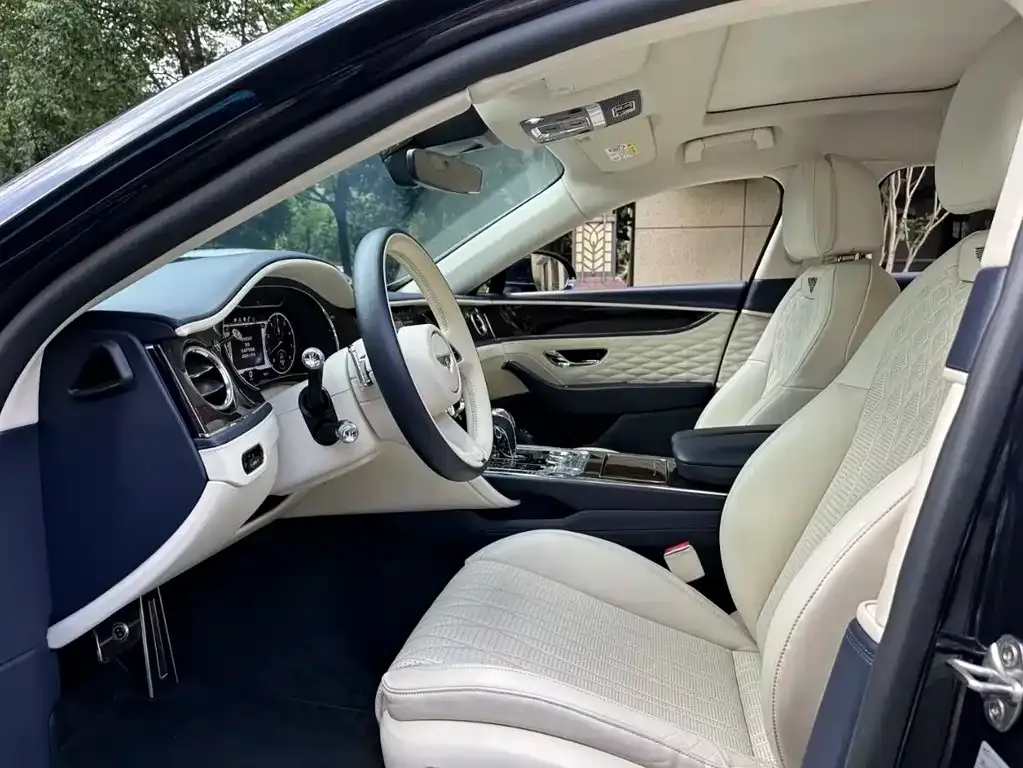 Bentley Flying Spur — фото 7