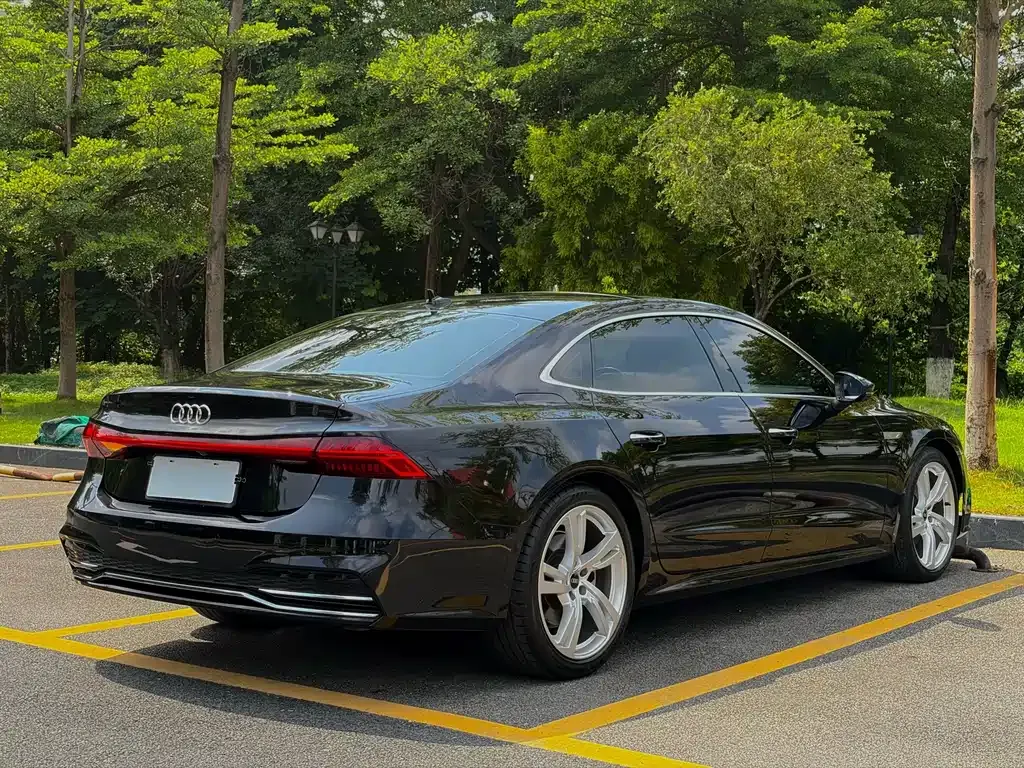 Audi A7L — фото 7