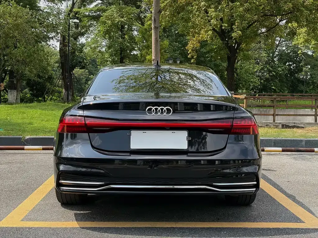 Audi A7L — фото 6