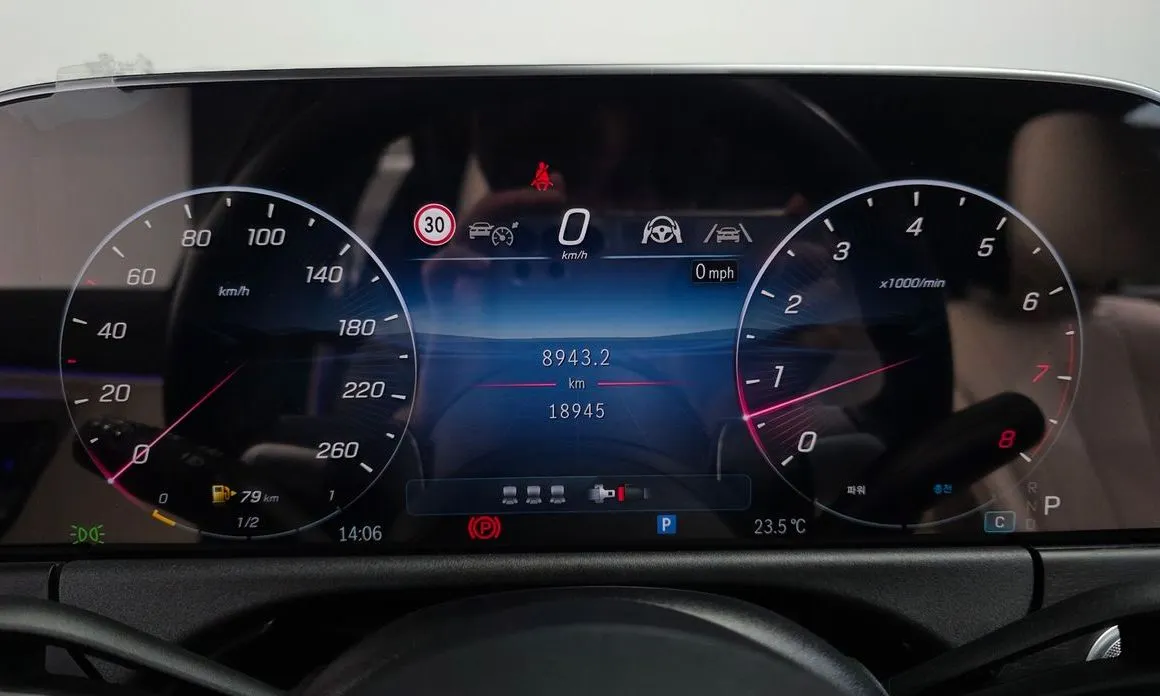 Mercedes-Benz E-Class 2024 из KR, фото 4