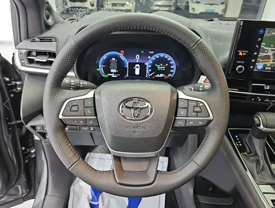 Toyota Sienna — фото 4
