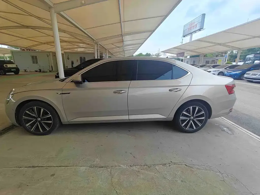 Skoda Superb 2021 из CN, фото 9
