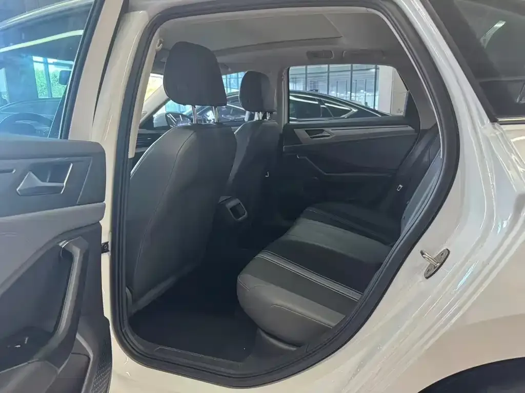 Volkswagen Sagitar 2024 из CN, фото 3