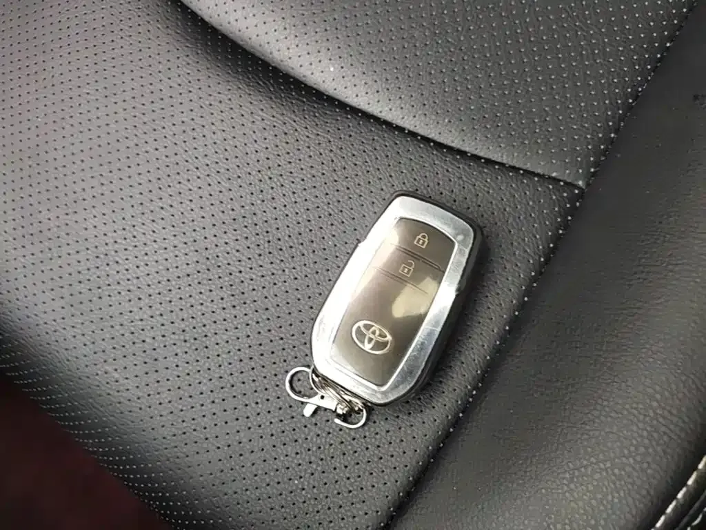 Toyota Corolla Cross — фото 4