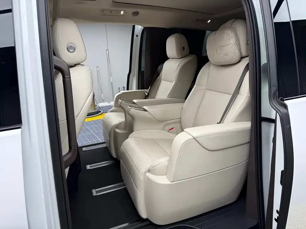 Li Auto MEGA 2024 из CN, фото 2