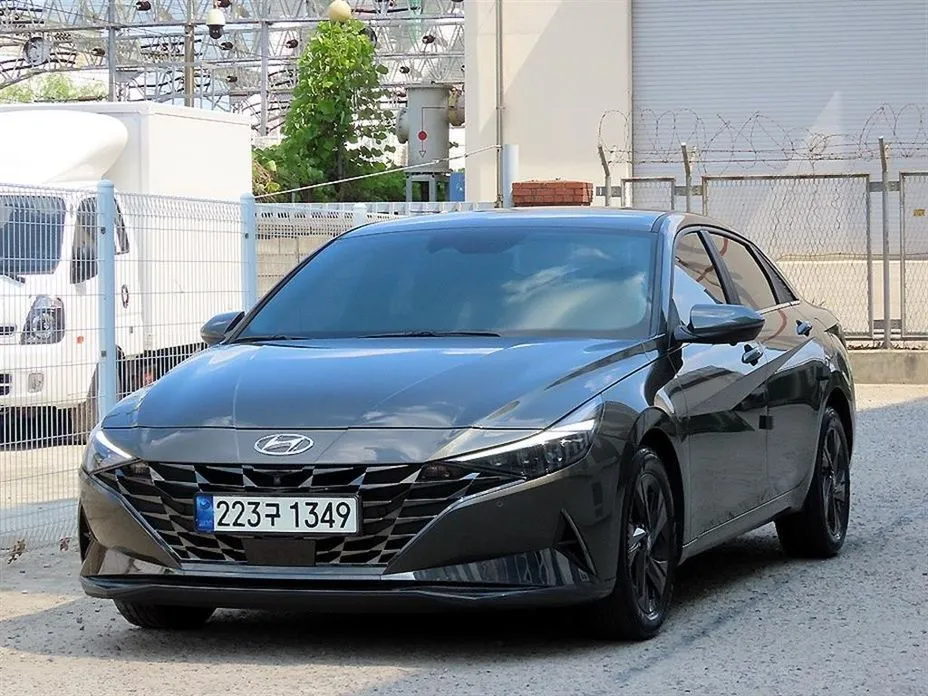 Hyundai AVANTE — фото 1