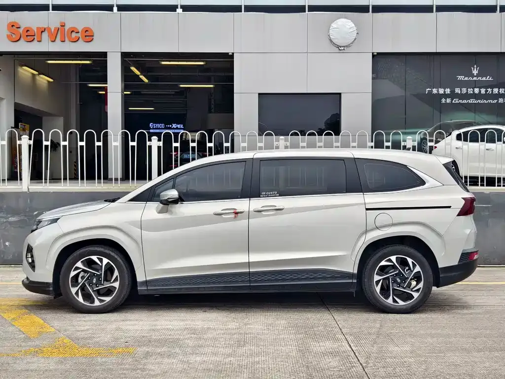 Hyundai Custo — фото 2