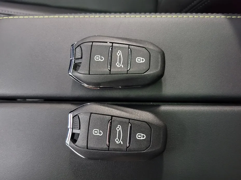 Peugeot 408 2023 из KR, фото 6