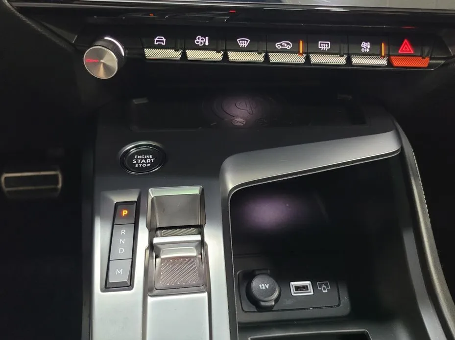 Peugeot 408 2023 из KR, фото 3