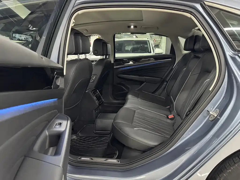 Volkswagen Passat — фото 4
