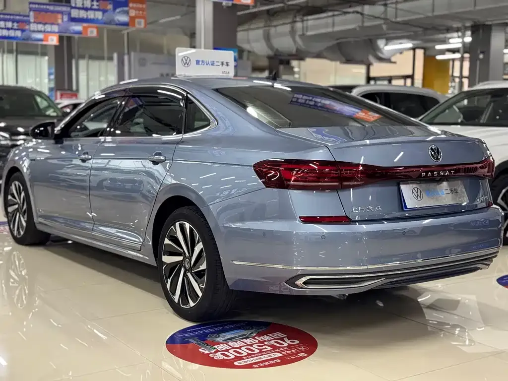 Volkswagen Passat — фото 8