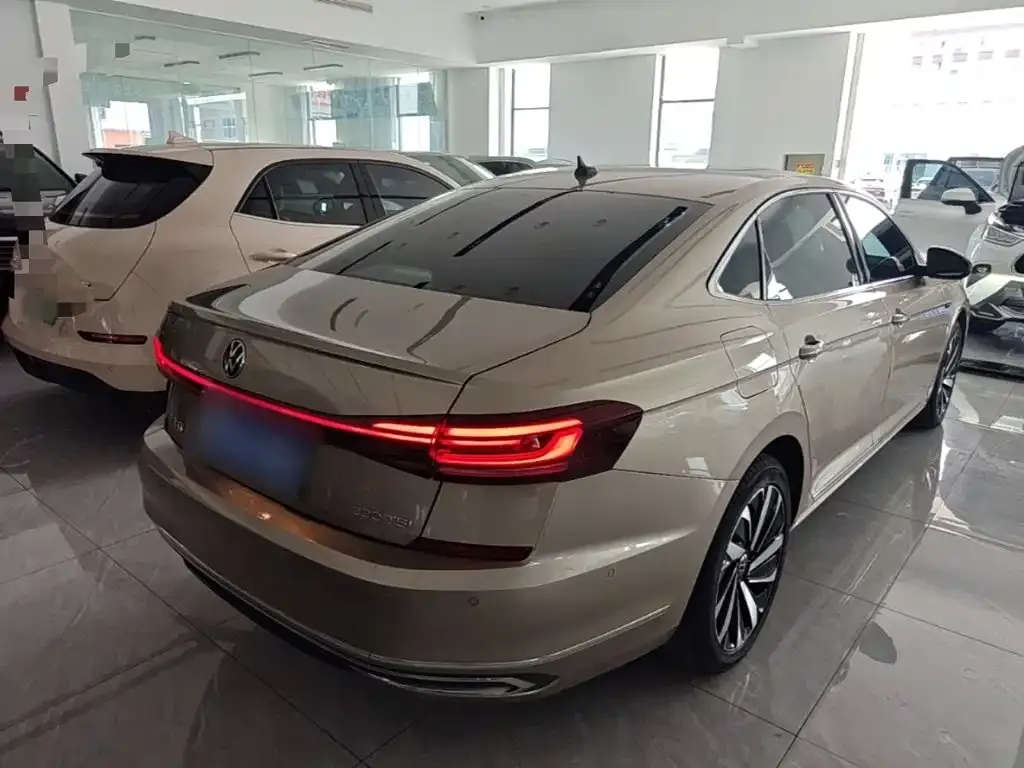 Volkswagen Passat — фото 9
