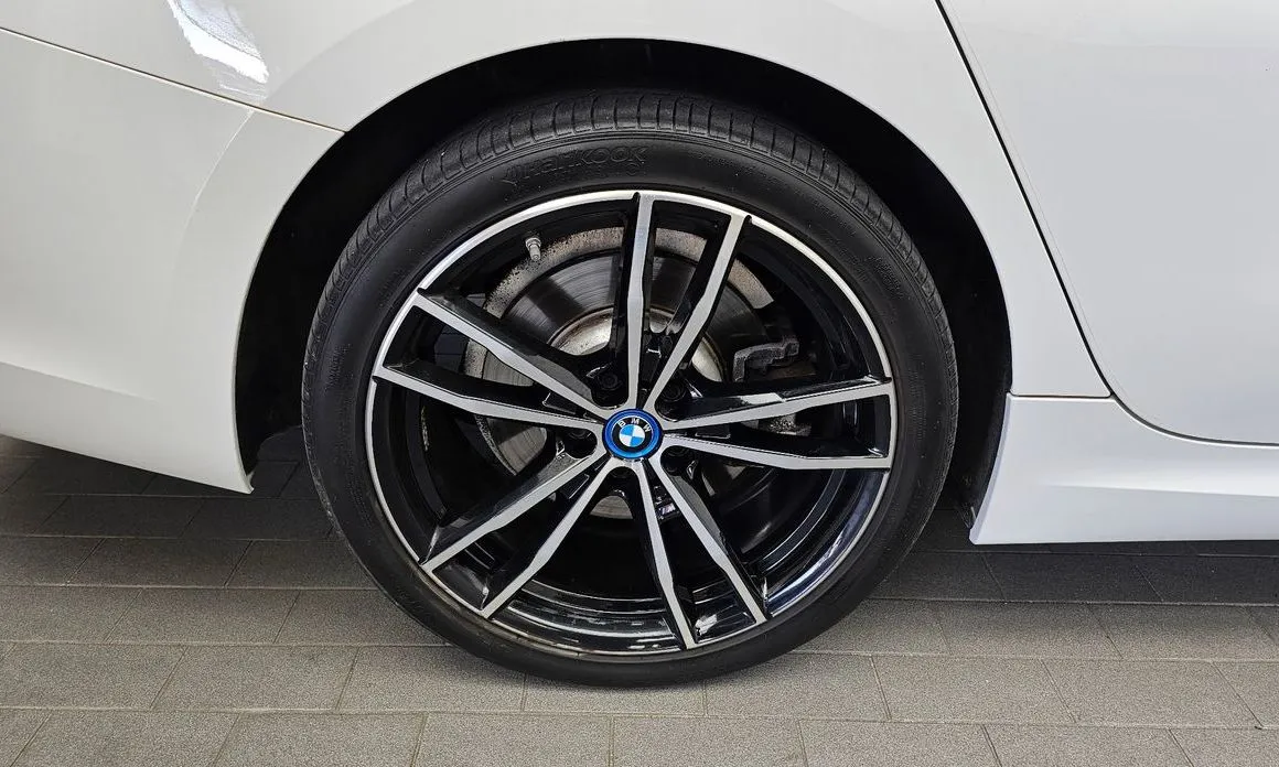 BMW 3-Series 2022 из KR, фото 4