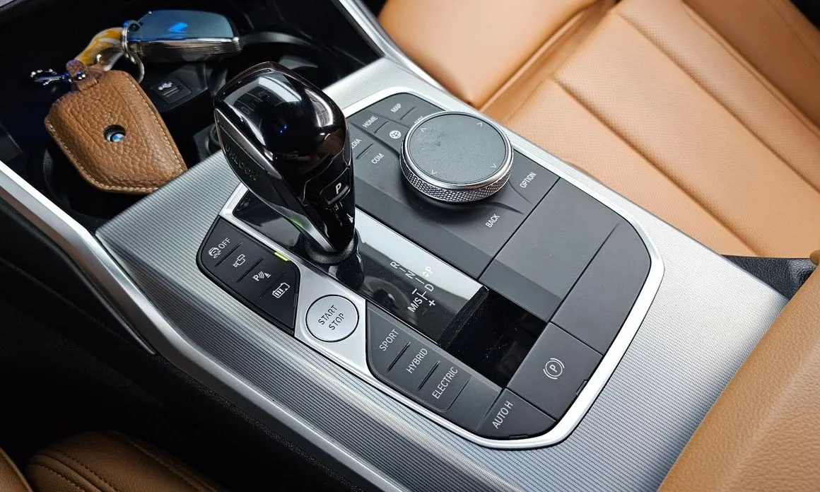 BMW 3-Series 2022 из KR, фото 9