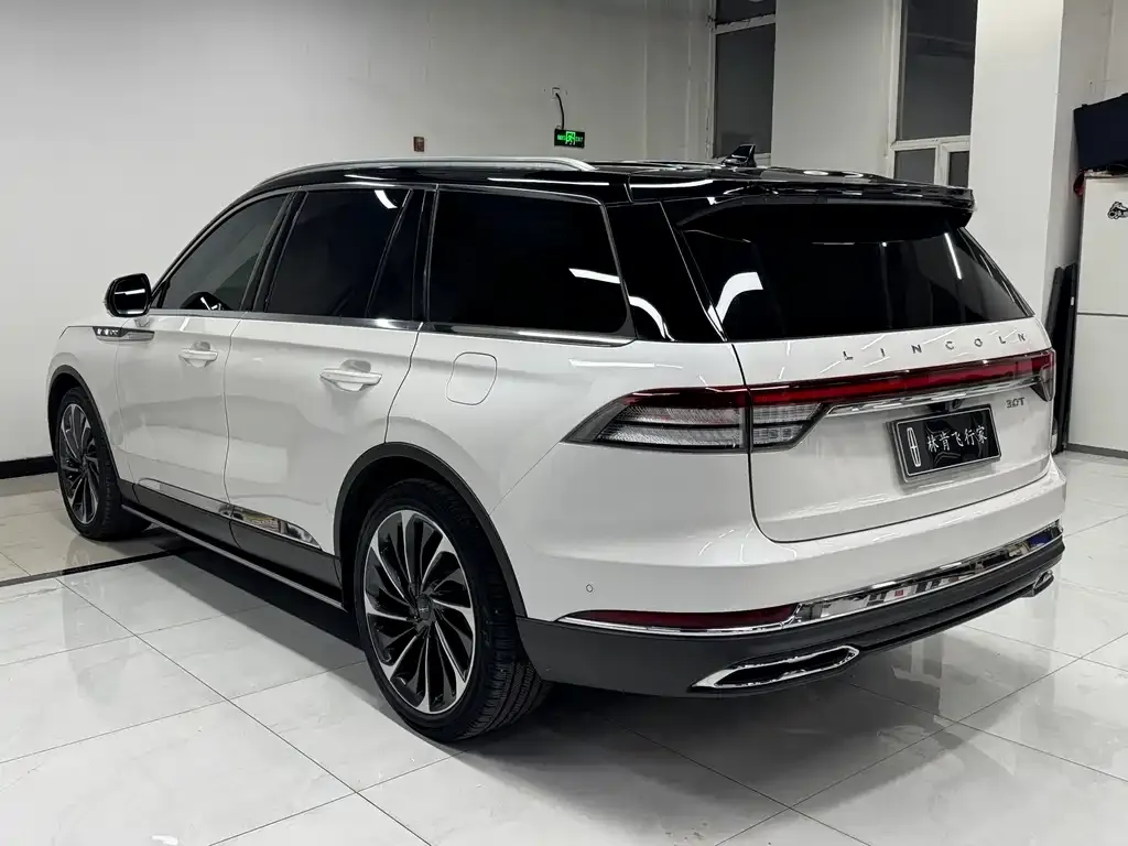 Lincoln Aviator — фото 10
