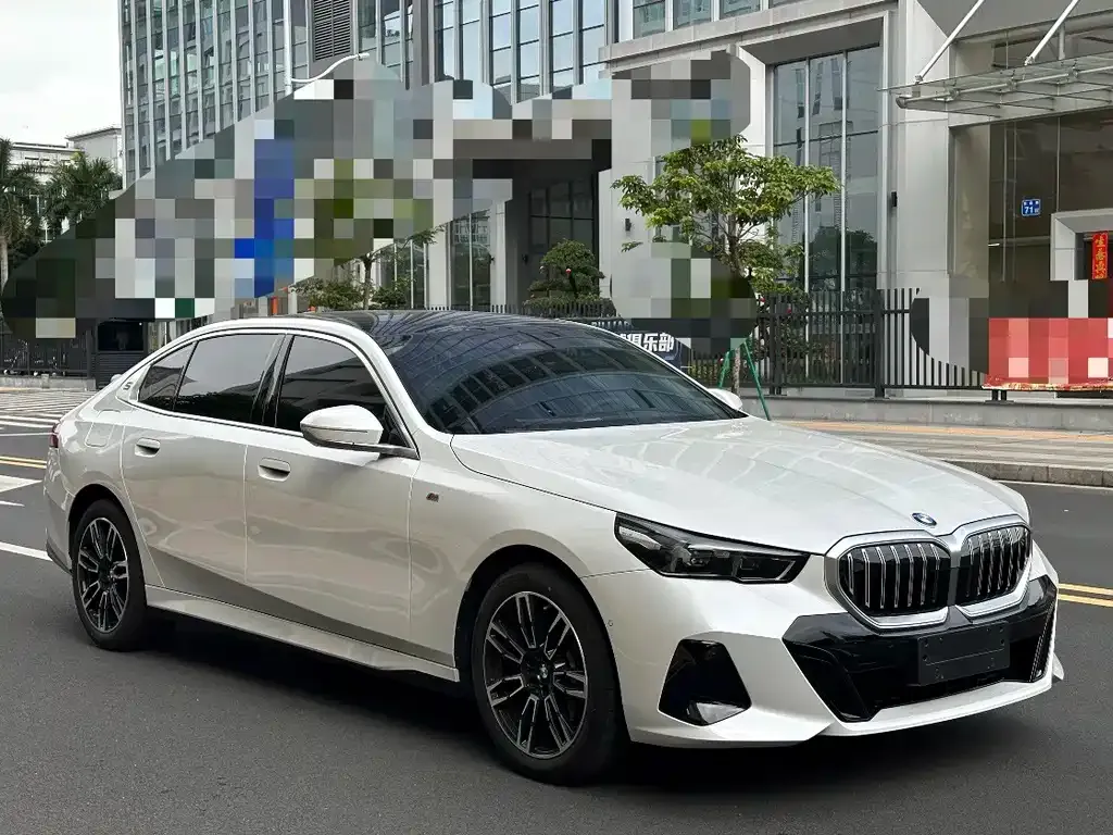 BMW 5 Series — фото 10