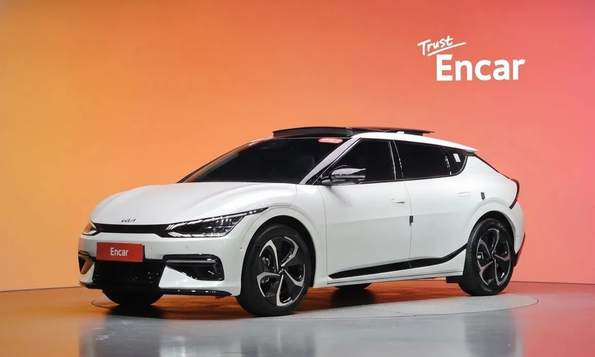 Kia EV6 — фото 1