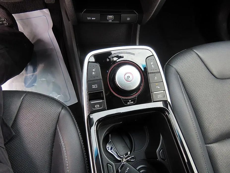 Kia Niro — фото 10