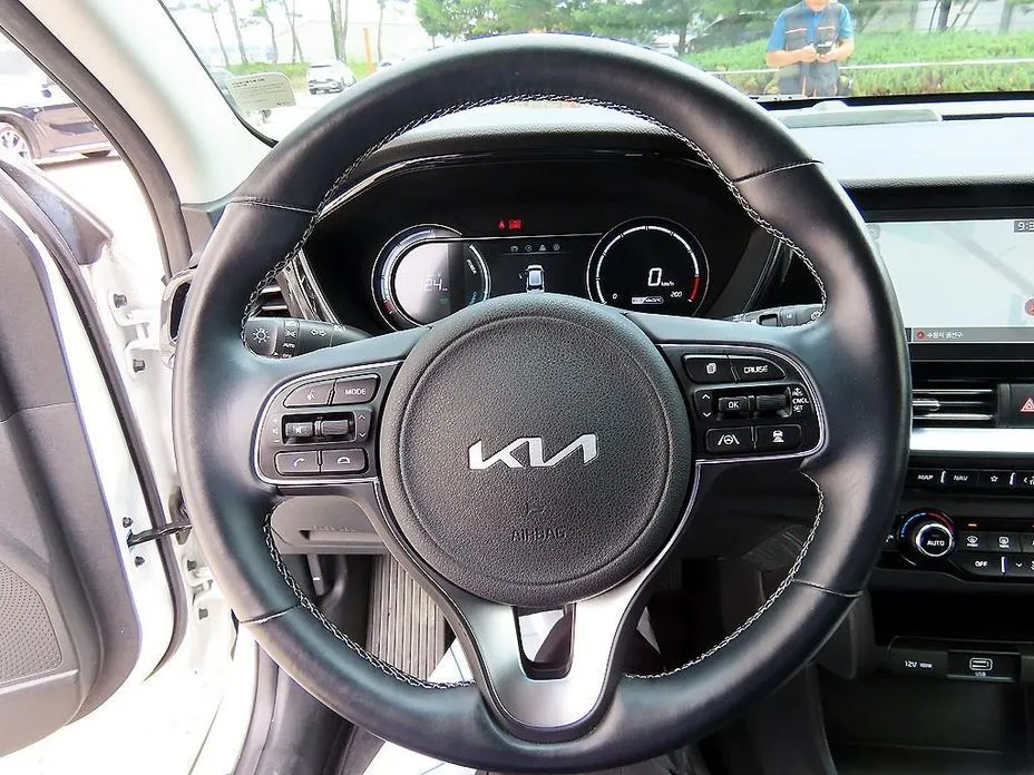 Kia Niro — фото 9