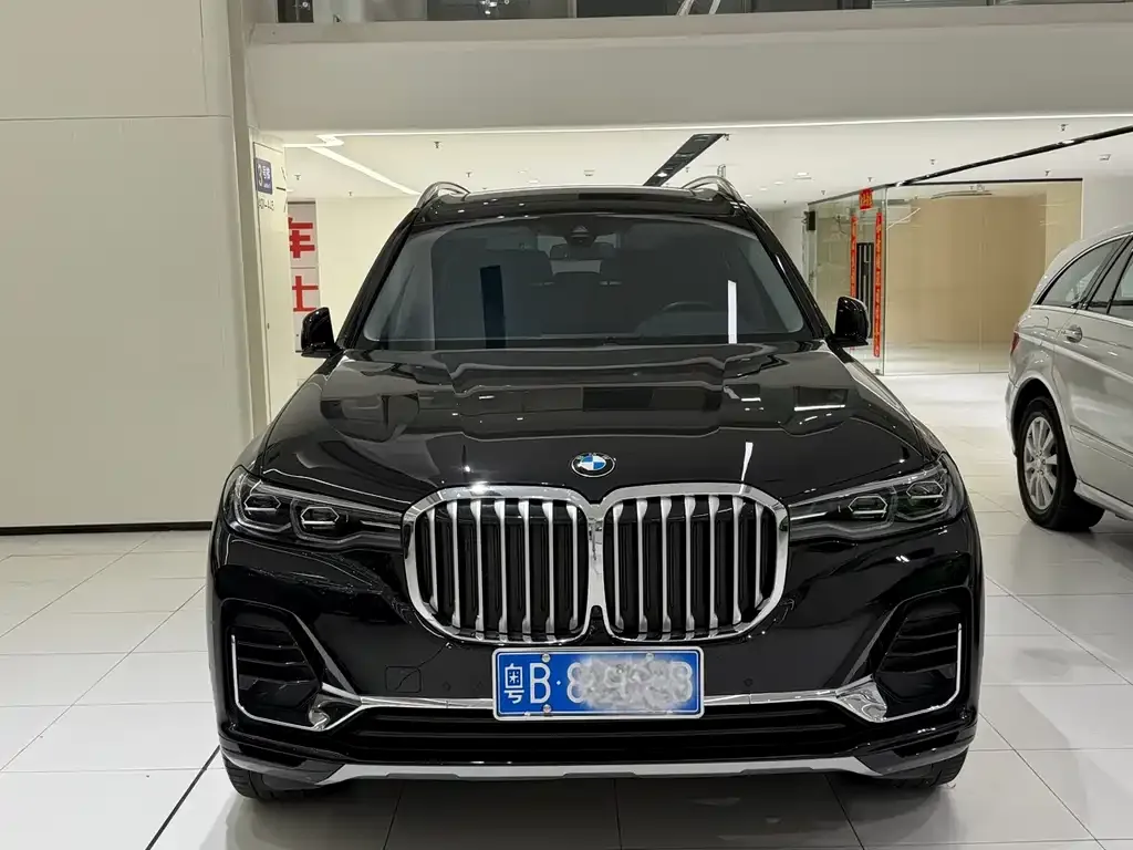 BMW X7 — фото 10