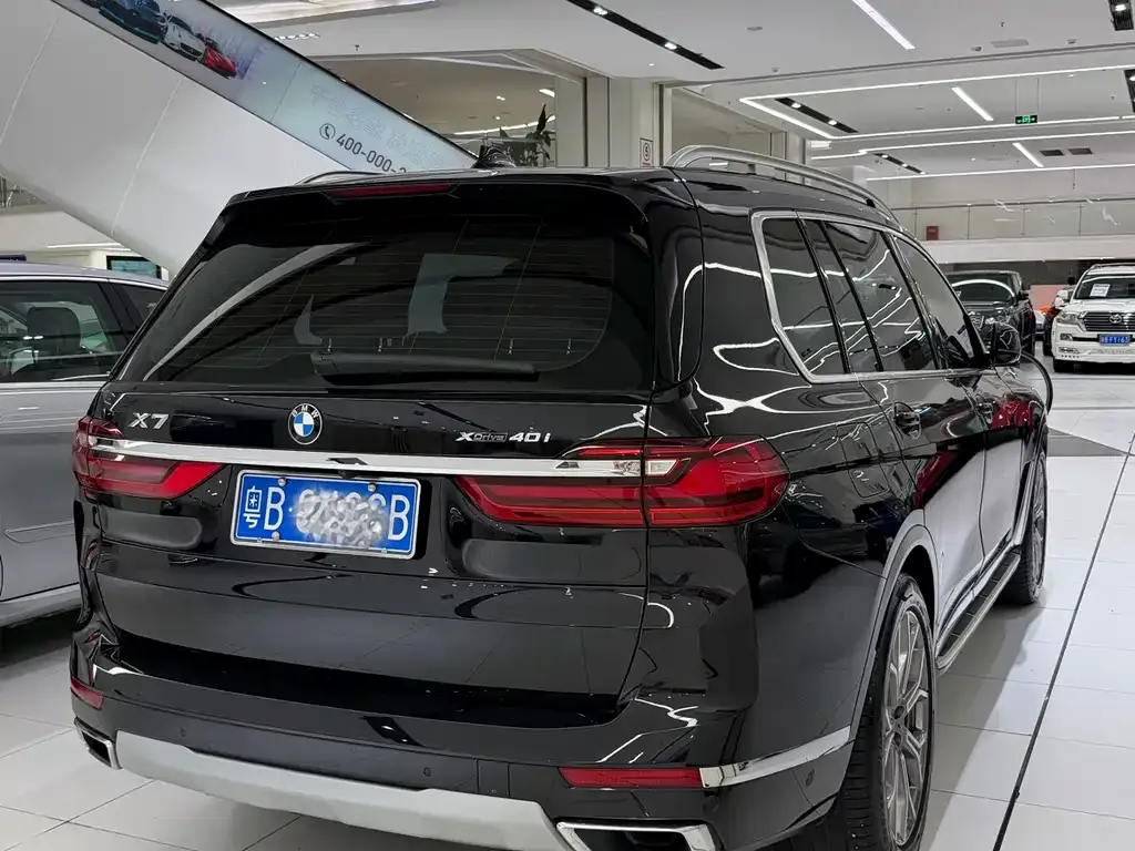BMW X7 — фото 2