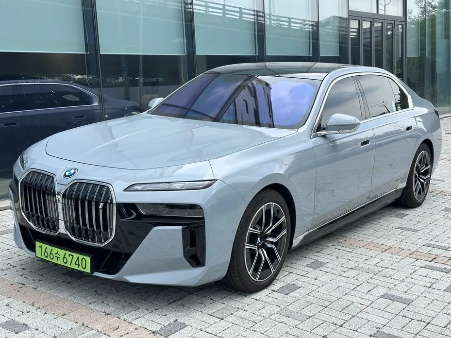 BMW i7 — фото 4