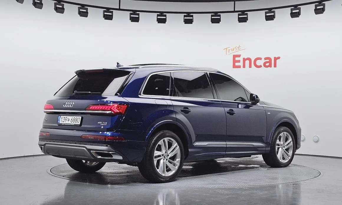 Audi Q7 2021 из KR, фото 4