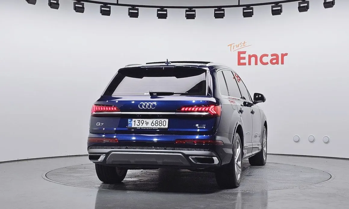Audi Q7 2021 из KR, фото 5