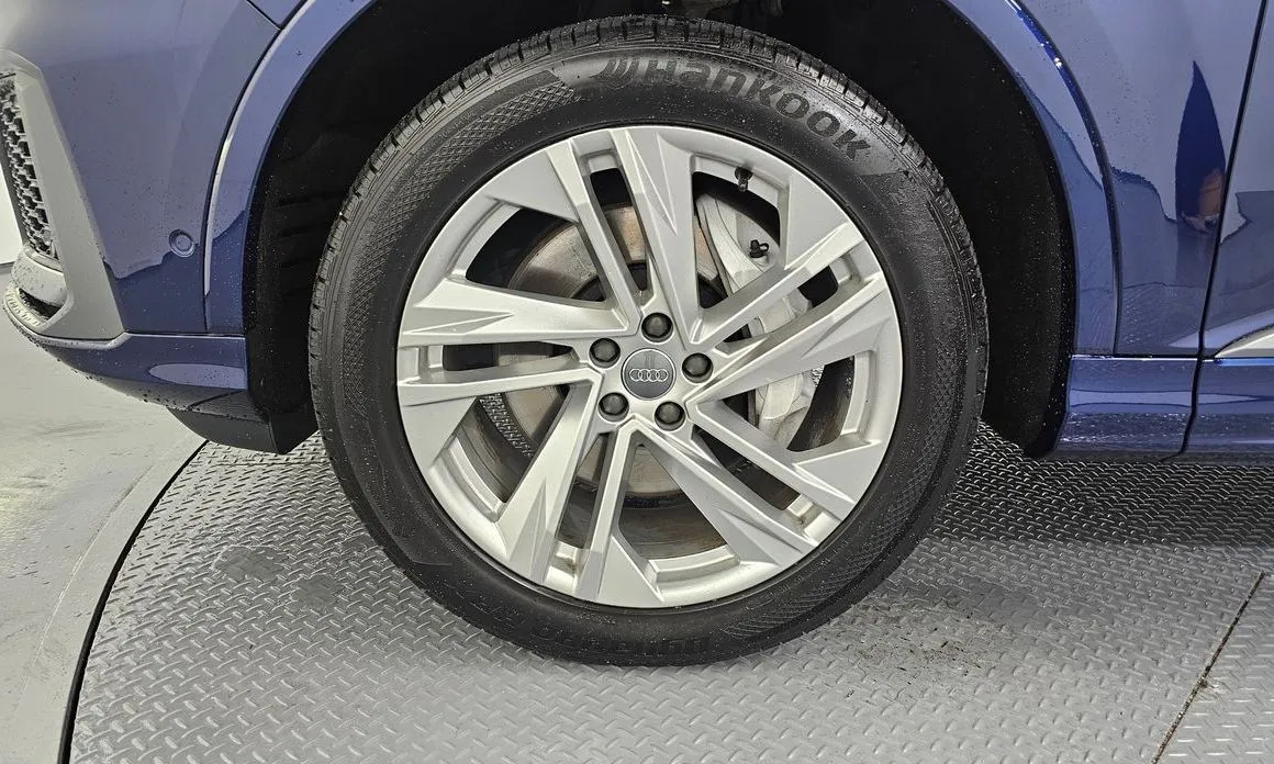 Audi Q7 2021 из KR, фото 9
