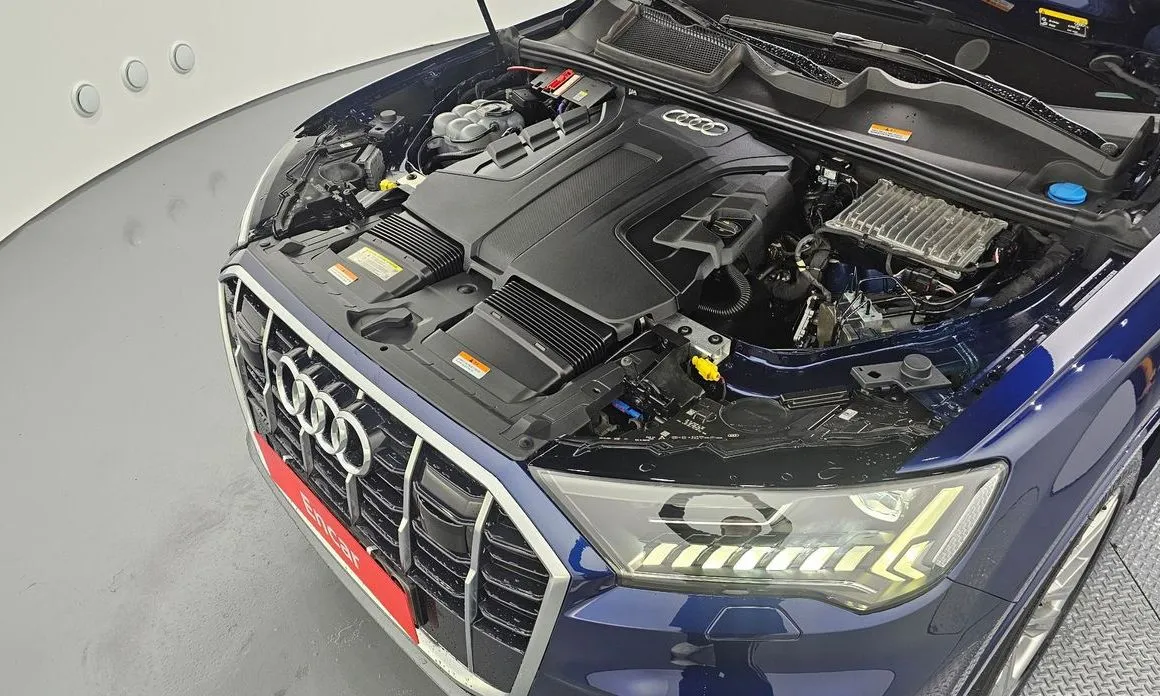 Audi Q7 2021 из KR, фото 8