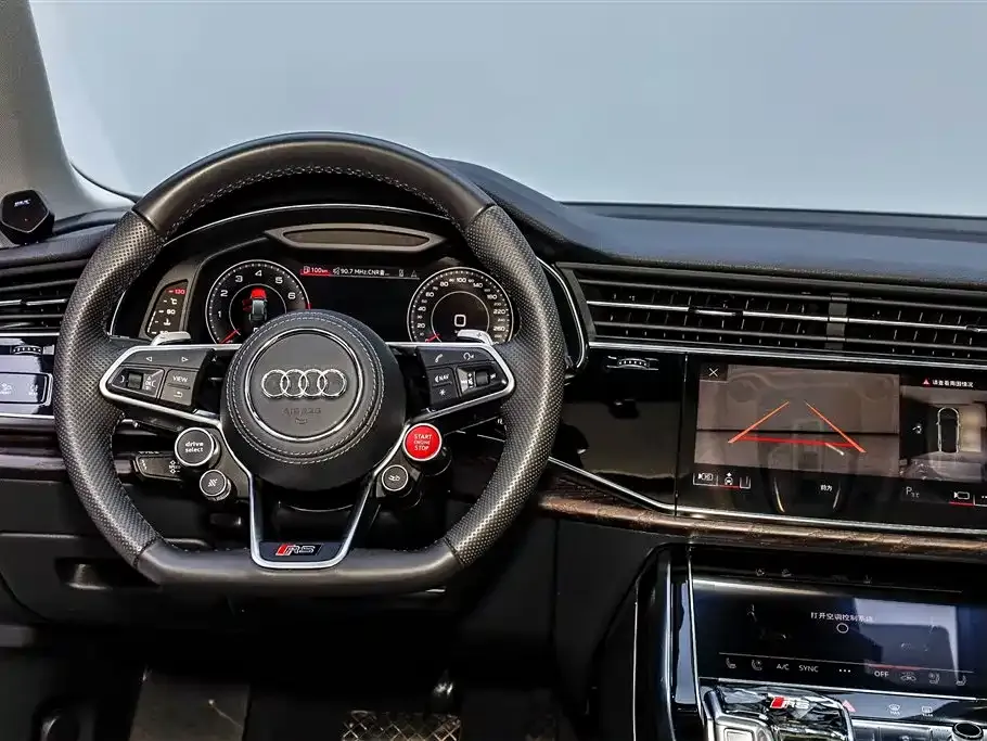 Audi Q8 — фото 9