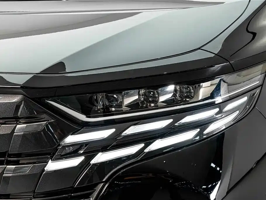 Toyota Alphard — фото 7