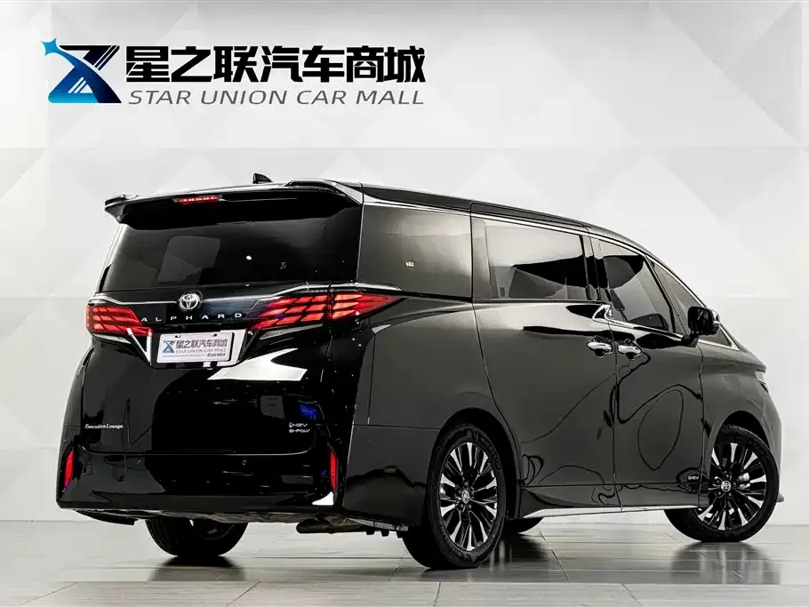 Toyota Alphard — фото 9