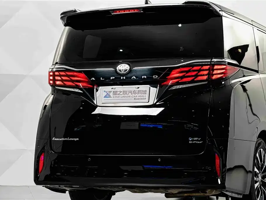 Toyota Alphard — фото 4