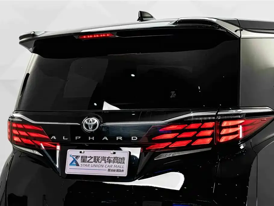 Toyota Alphard — фото 5