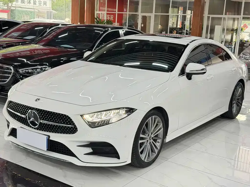 Mercedes-Benz CLS — фото 1