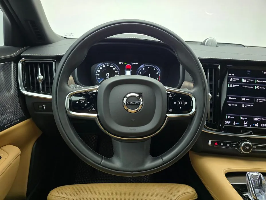Volvo S90 — фото 10