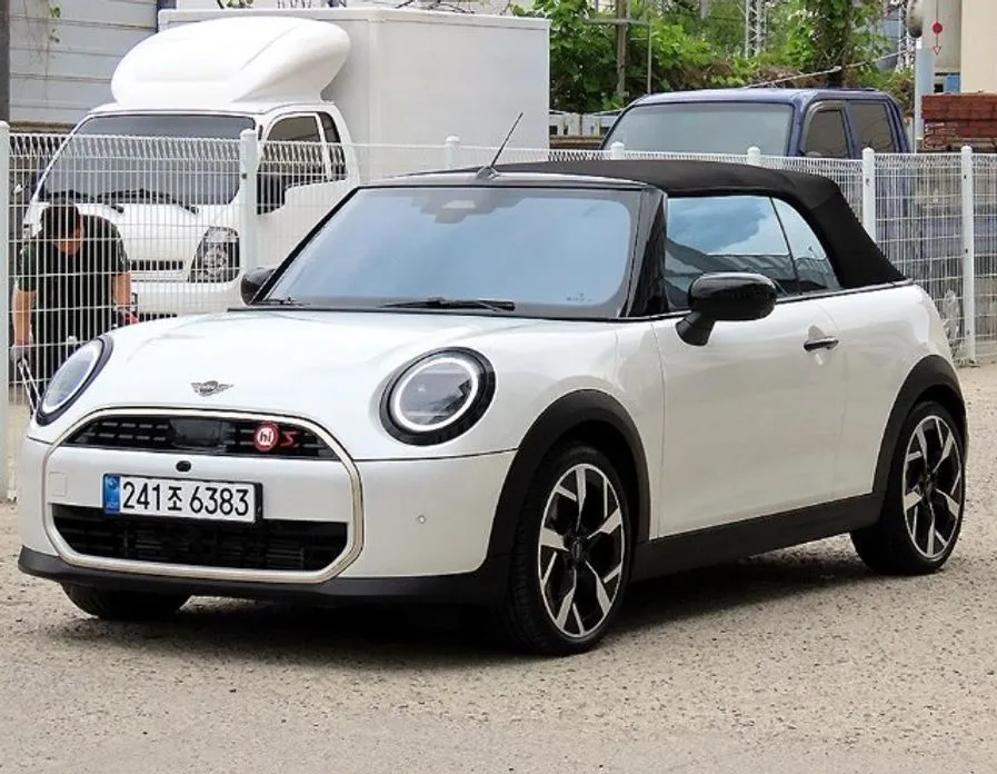 Mini Cooper Convertible 2026 из KR, фото 4