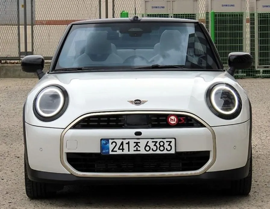 Mini Cooper Convertible 2026 из KR, фото 9
