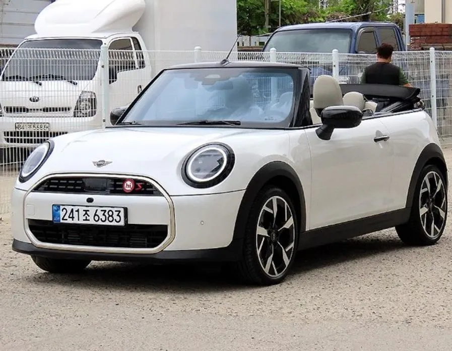 Mini Cooper Convertible 2026 из KR, фото 8
