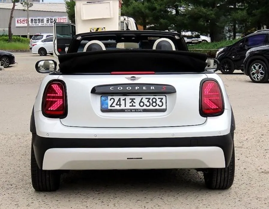Mini Cooper Convertible 2026 из KR, фото 2