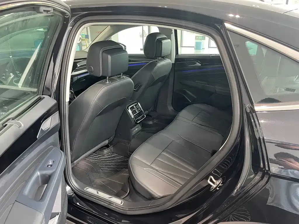 Volkswagen Passat — фото 7