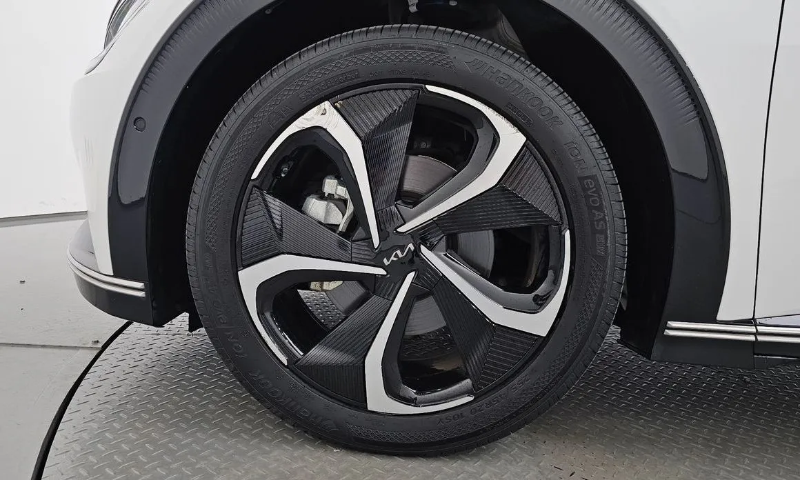 Kia EV6 — фото 6