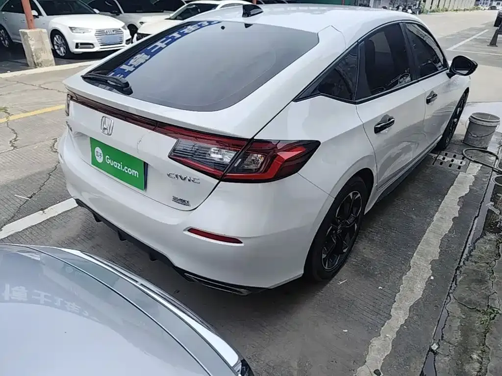 Honda Civic — фото 7