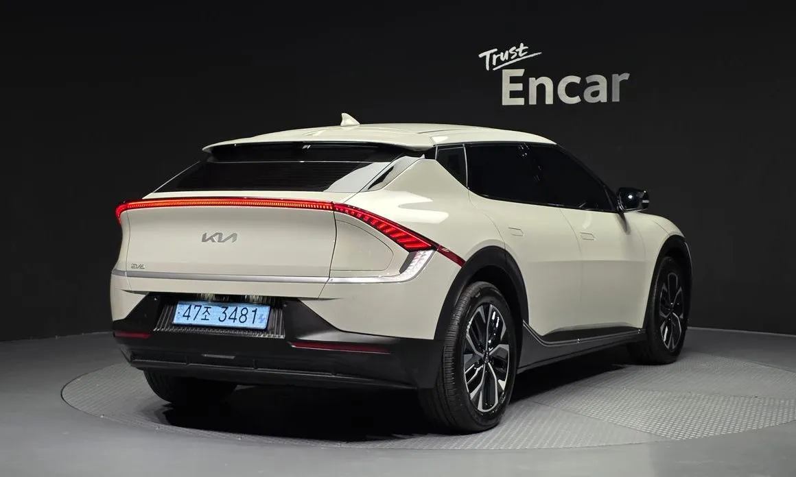 Kia EV6 2023 из KR, фото 2
