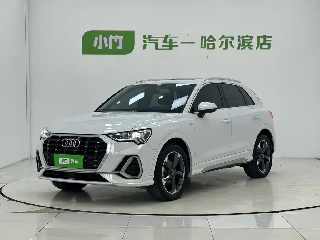 Audi Q3 — фото 1