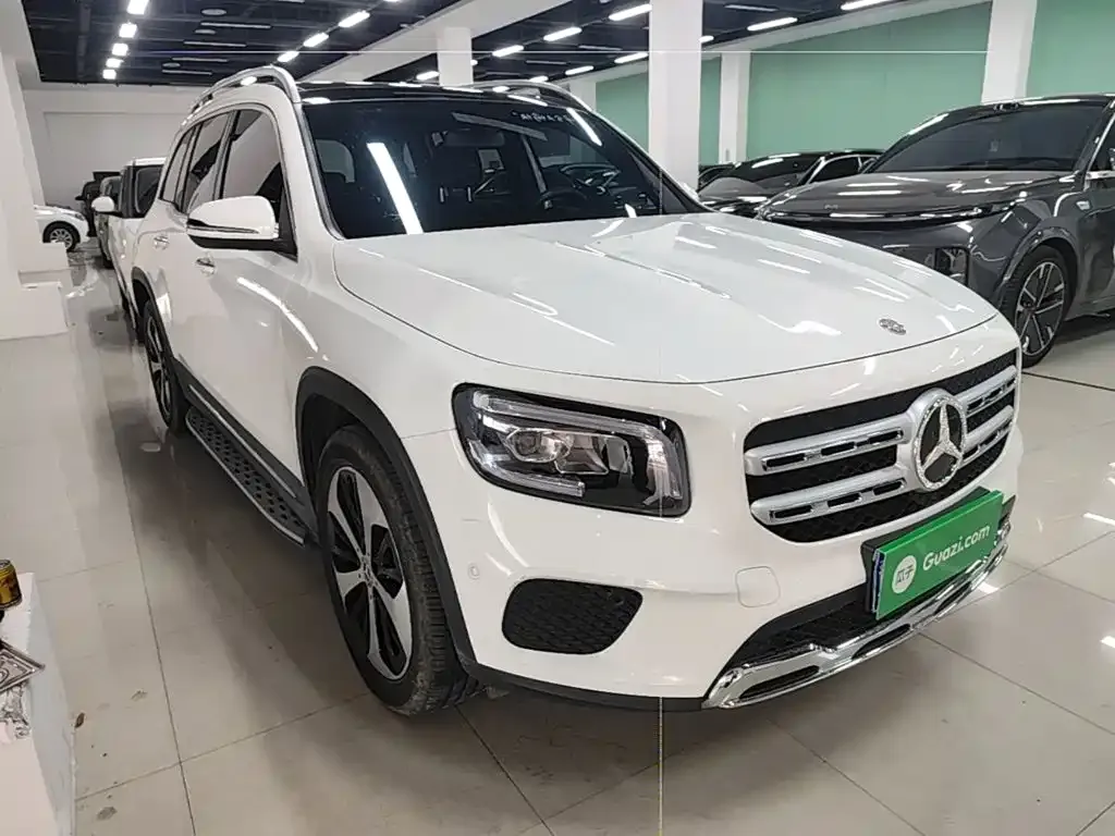 Mercedes-Benz GLB — фото 10