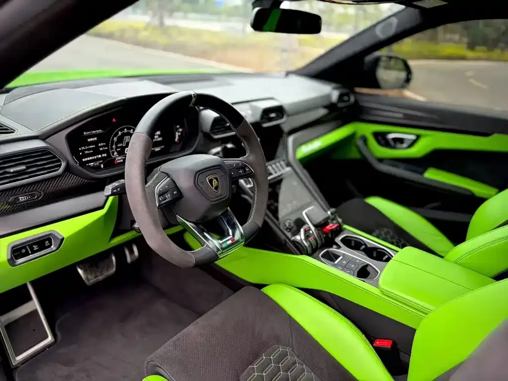 Lamborghini Urus — фото 2
