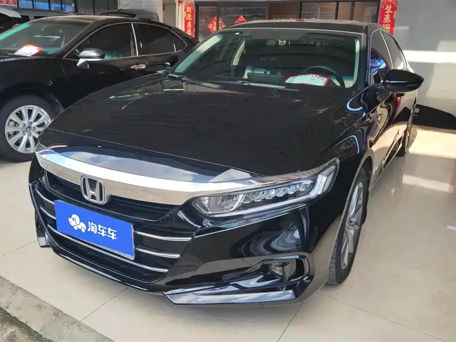 Honda Accord — фото 1