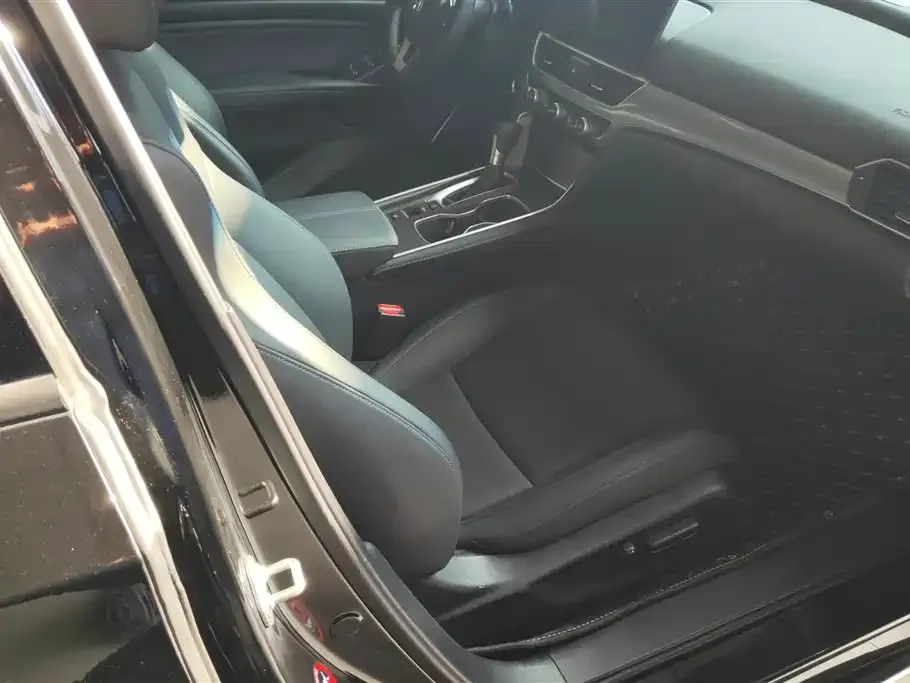 Honda Accord — фото 10
